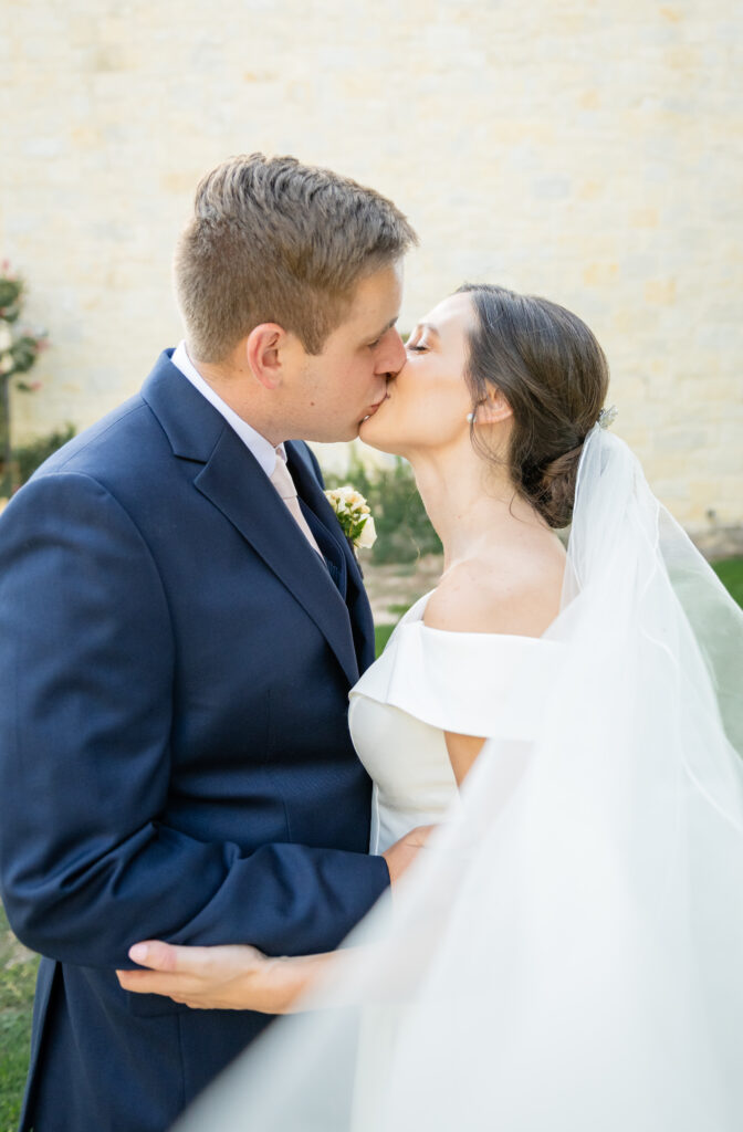 Timeless Wedding At Riverbend Church, Austin Wedding Photographer