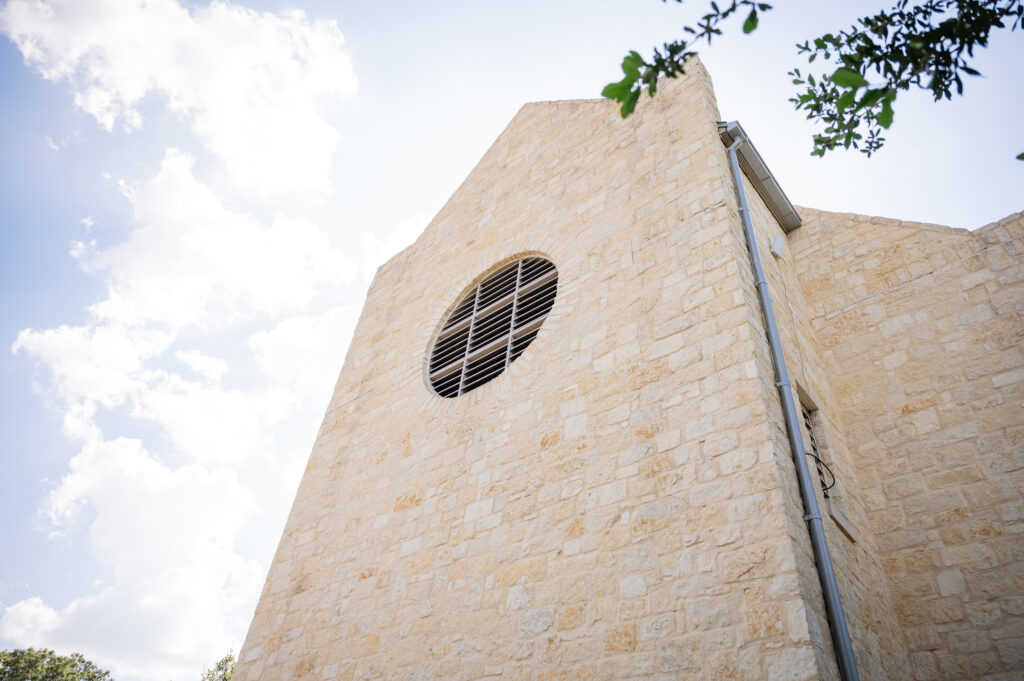 Timeless Wedding At Riverbend Church, Austin Wedding Photographer