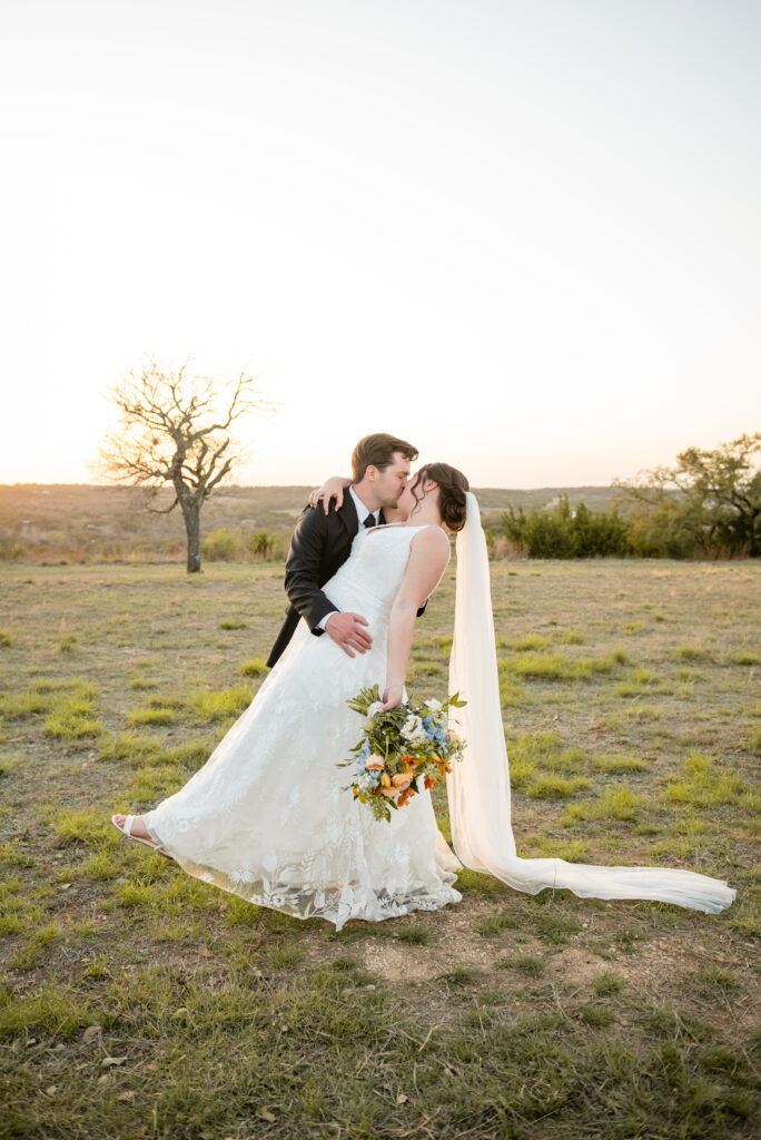 Austin Wedding Photographer, Top Austin Photo Locations, Maes Ridge