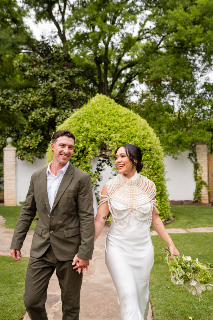 Austin Wedding Photographer, Top Austin Photo Locations, Hummingbird House