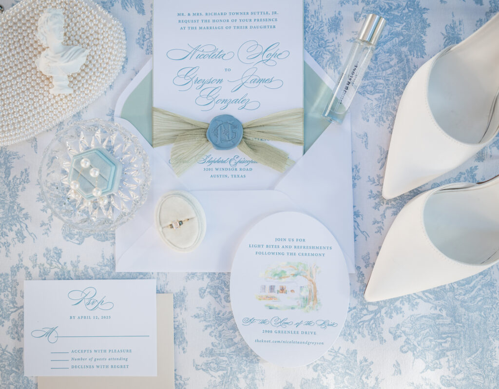 Austin Wedding Photographer, Allie Goodspeed Photo, Elegant Backyard Tarrytown Wedding